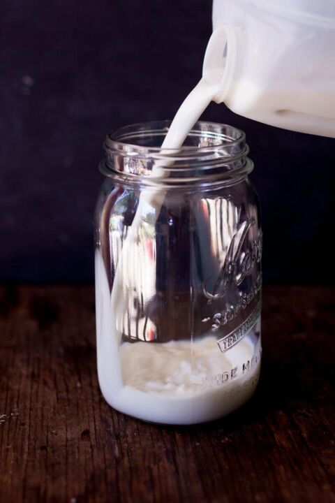 Mono-Diät auf Kefir allein eine strenge Methode zum Abnehmen für 3 Tage