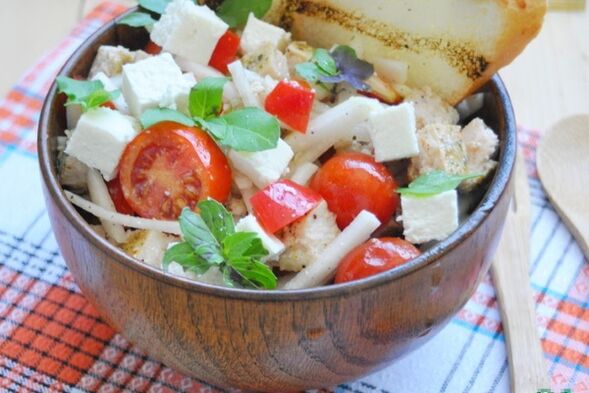 Getreidesalat mit Basmatireis für alle, die nach der Mittelmeerdiät abnehmen möchten