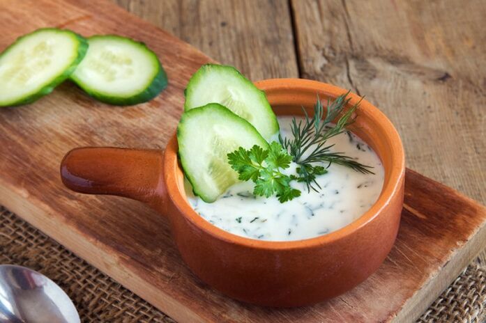 Schlankheitssuppe mit Gurke und Joghurt