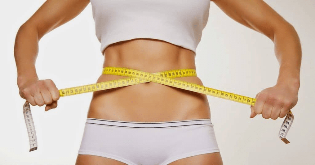 Messen Sie die Taille mit einem Zentimeter nach dem Abnehmen
